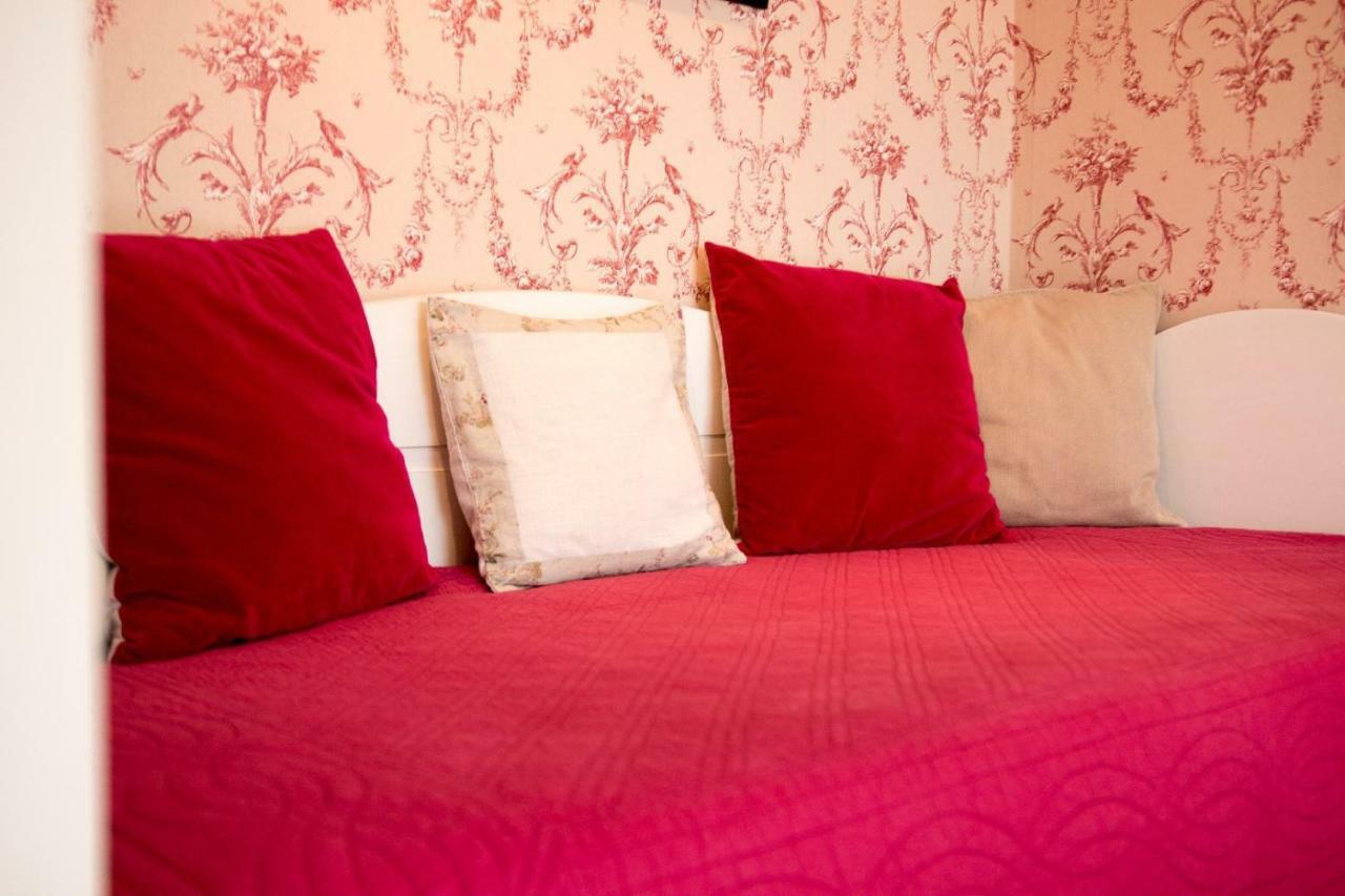 La Milane Bed & Breakfast Cabries Exterior photo